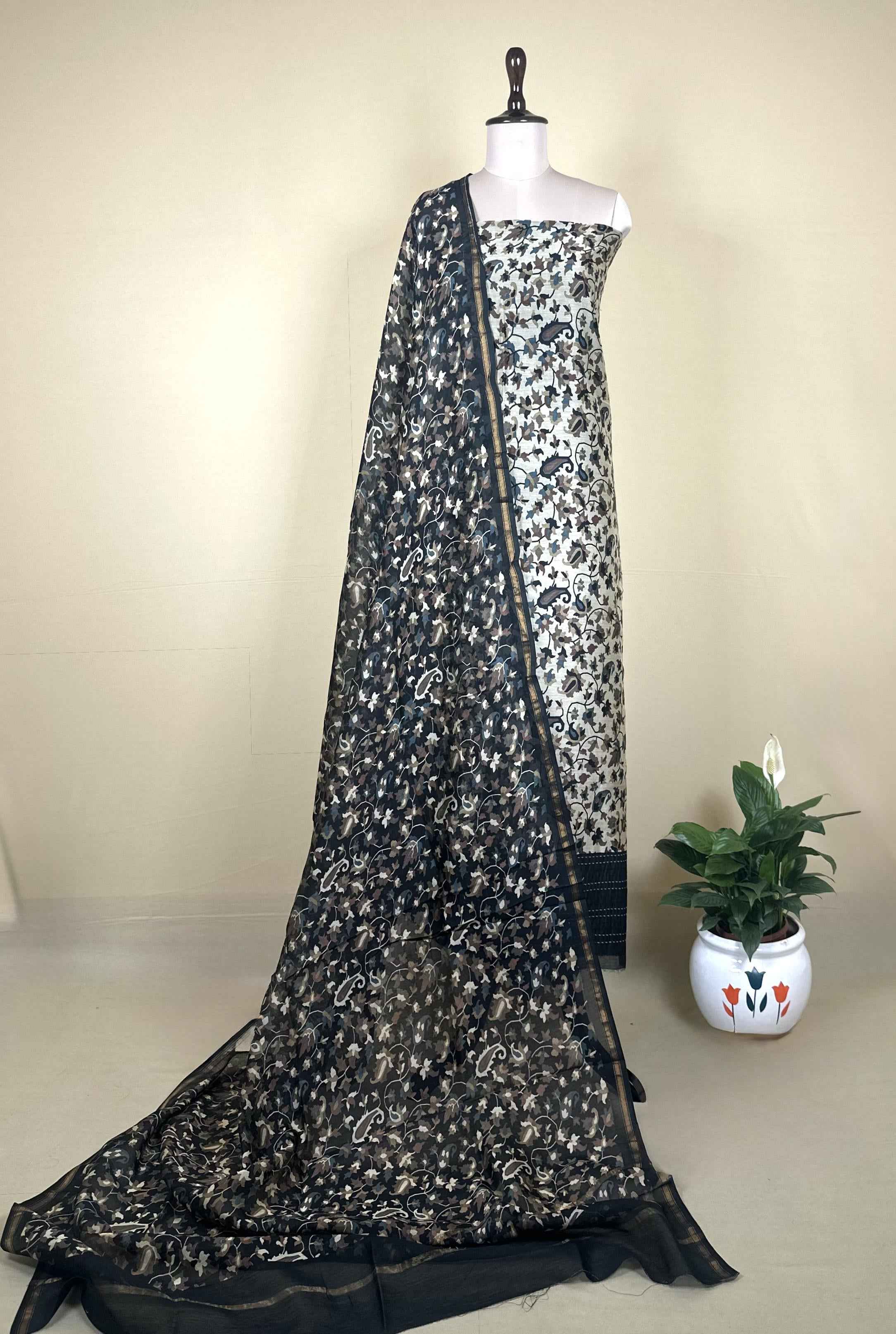 Beige and Black floral kani Print handloom Maheshwari Silk with kantha border